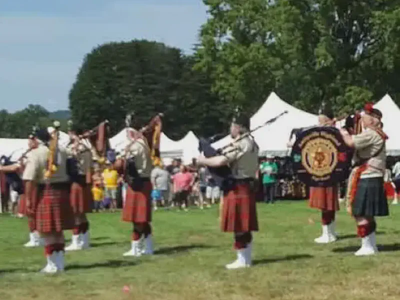 Amityville Highland Pipe Band