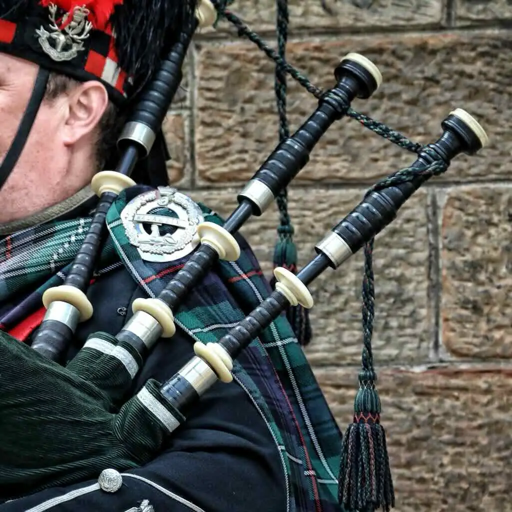 Teeswater Highlanders piper Dr. Scott Macaulay dies at 74