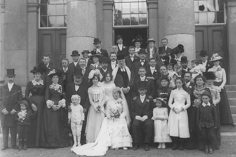 1861 Ireland census, only 393 Jews are recorded