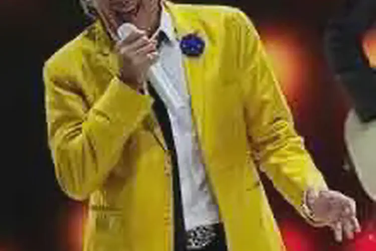 Rod Stewart, born