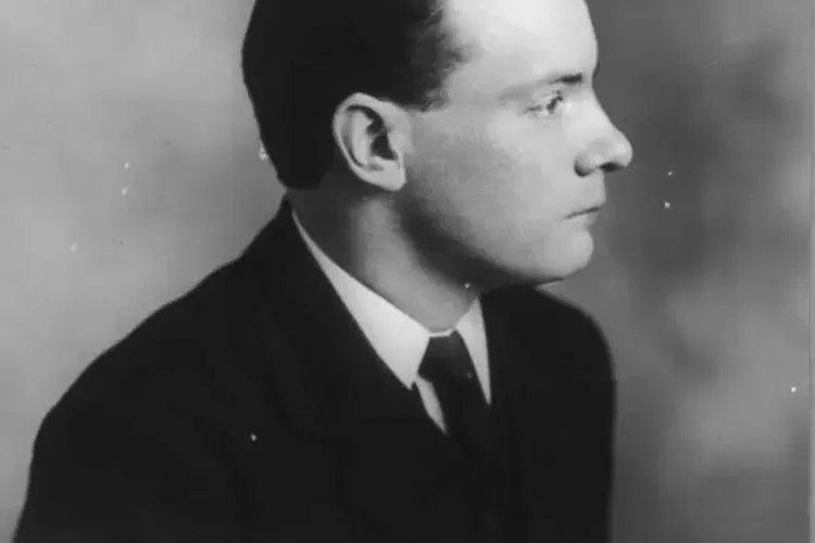 Patrick Pearse denies rumors of a possible rising to Irish Volunteer Chief of Staff Eoin MacNeill