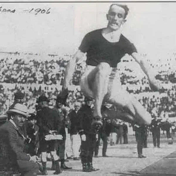 Peter O'Connor sets long jump record at 24 11 3-4.